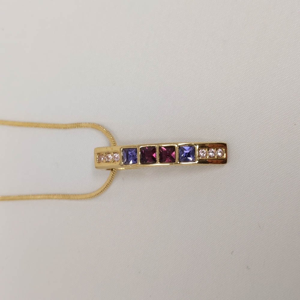 Lia Sophia Ultraviolet Rhinestone Pendant Necklace Gold Tone Chain NWT - Picture 10 of 11